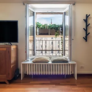Easyhomes Duomo View Apartment Milan